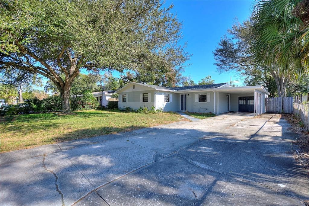 1828 OPTIMIST DRIVE LAKELAND, FL 33801