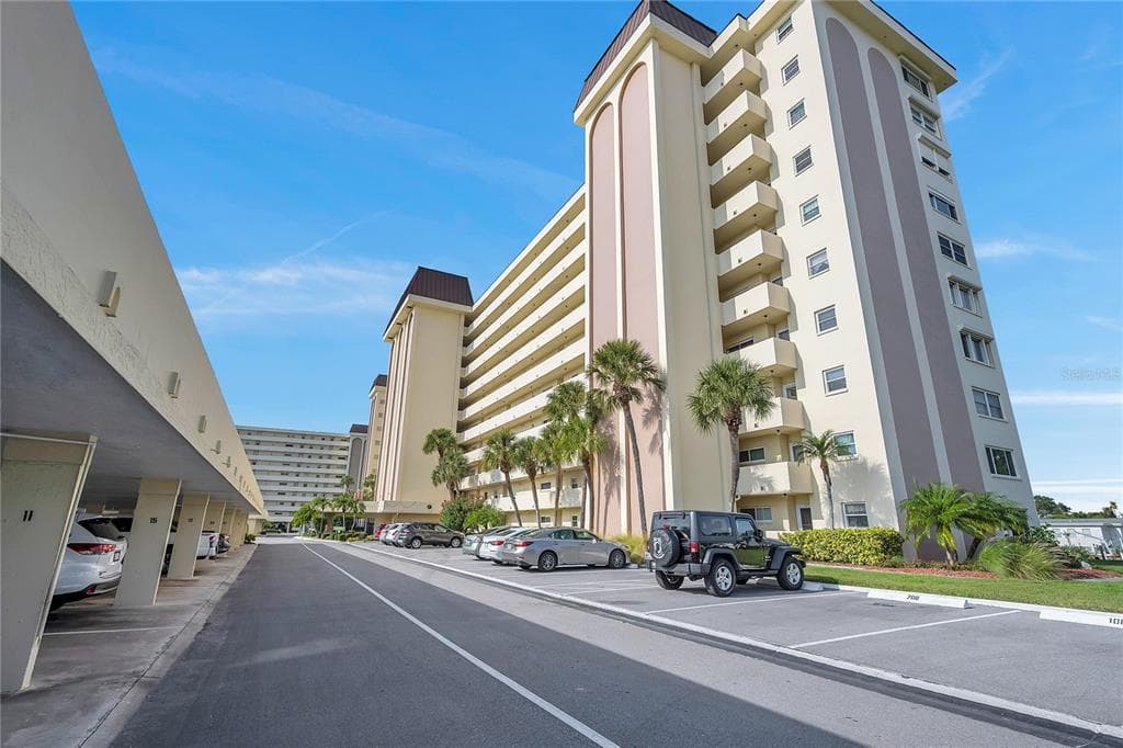 4725 COVE CIRCLE UNIT 909 ST PETERSBURG, FL 33708