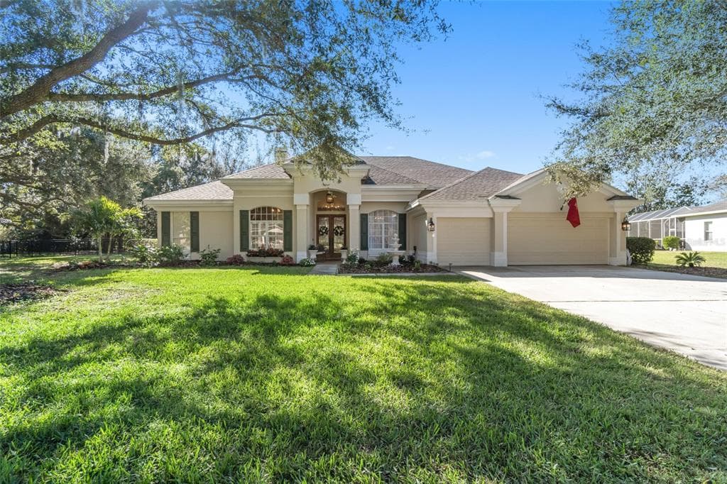 6152 CLAIRE DE LUNE COURT