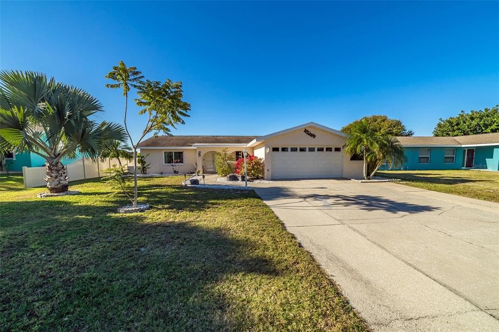 1018 SPINDLE PALM WAY APOLLO BEACH, FL 33572