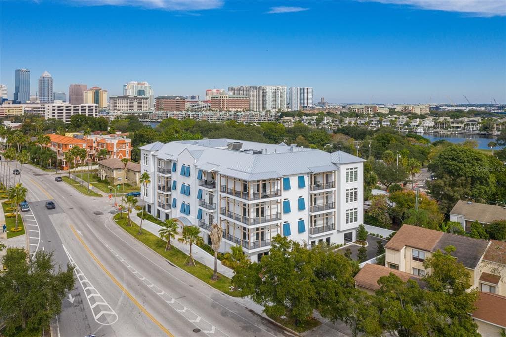91 DAVIS BOULEVARD UNIT 304 TAMPA, FL 33606