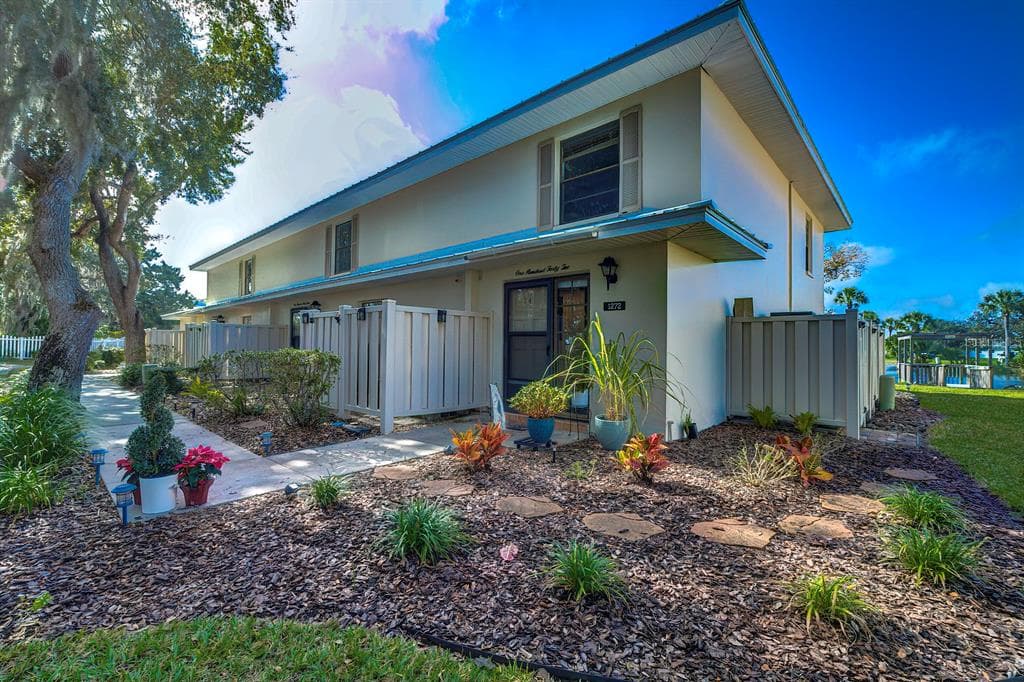 1272 N SEAGULL POINT UNIT 142 CRYSTAL RIVER, FL 34429