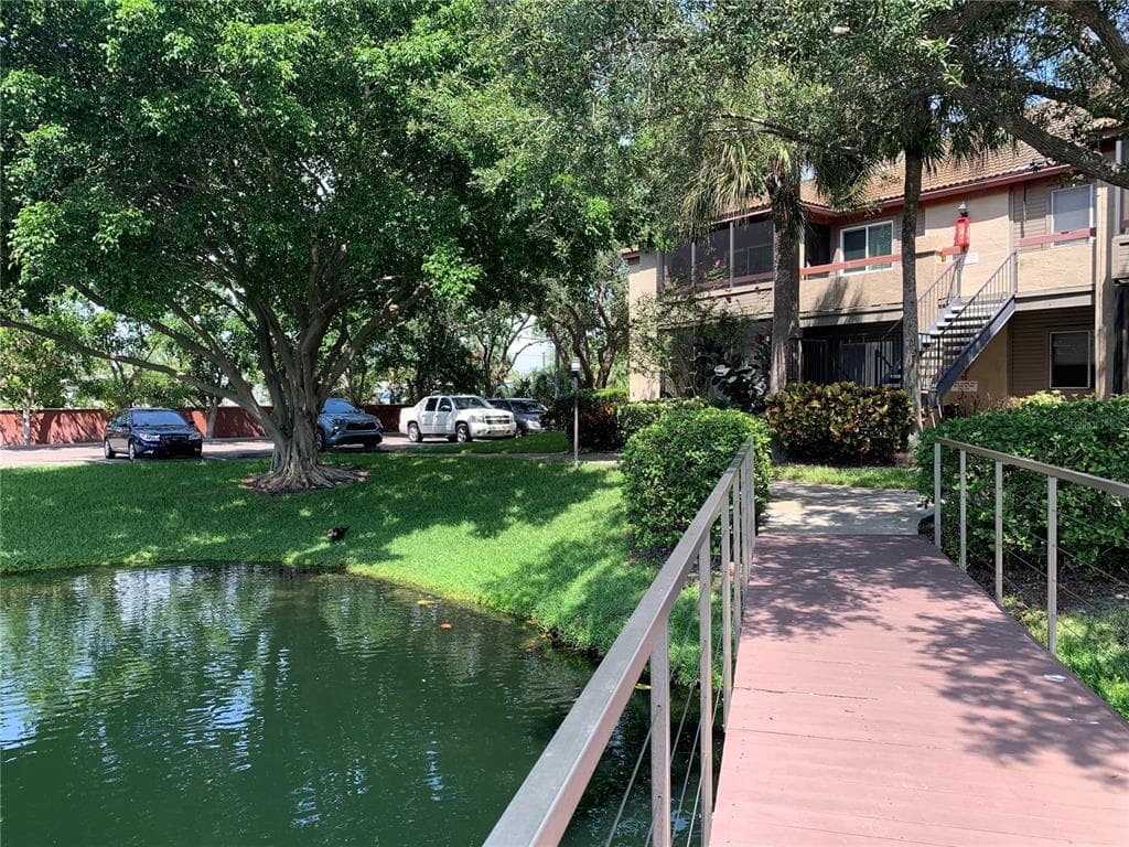 10263 GANDY BOULEVARD N UNIT 2405 ST PETERSBURG, FL 33702