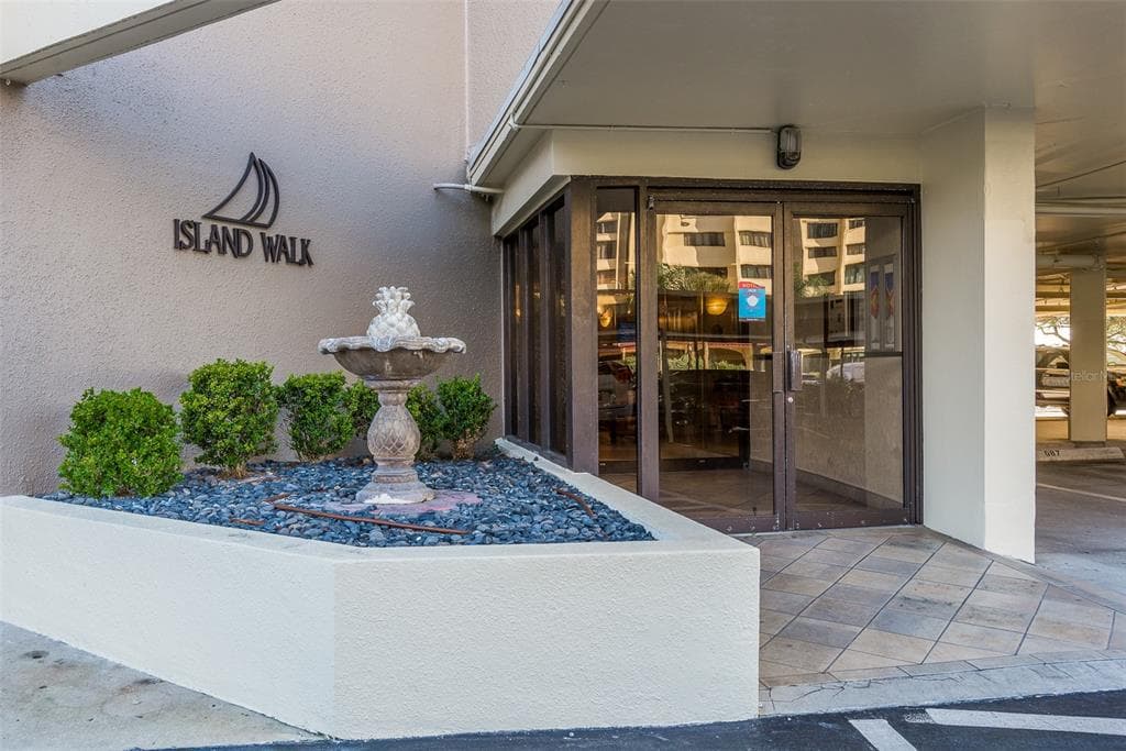 690 ISLAND WAY UNIT 901