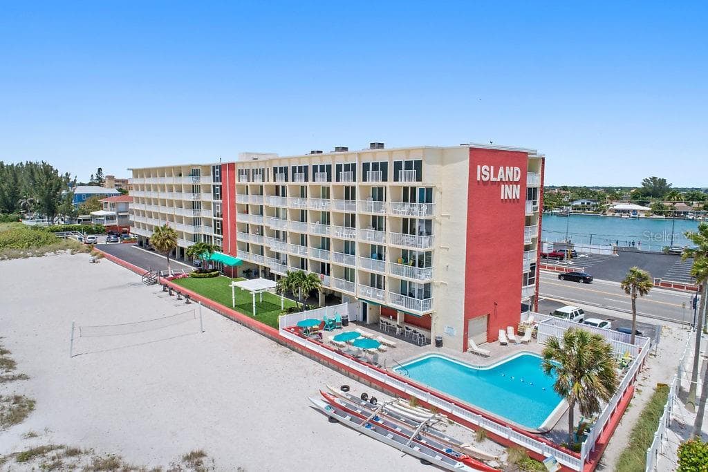 9980 GULF BOULEVARD UNIT 306 TREASURE ISLAND, FL 33706