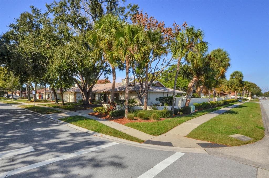 2000 DOVER COURT OLDSMAR, FL 34677