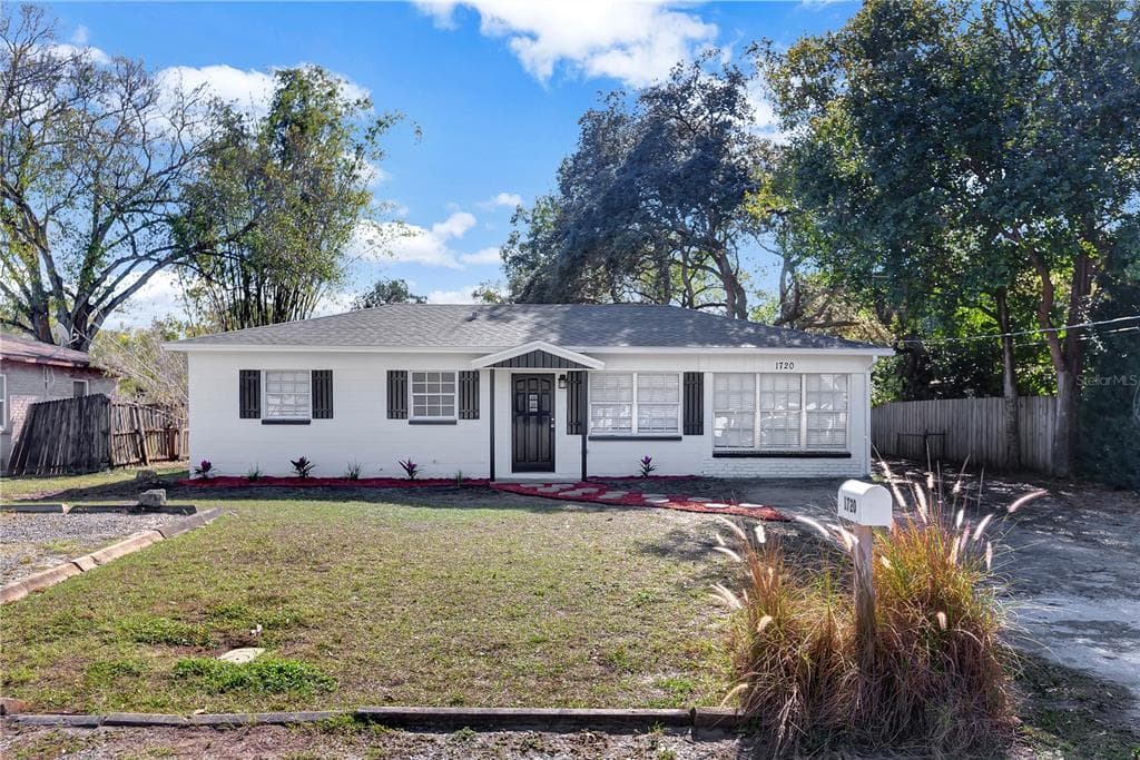 1720 W FORE DRIVE TAMPA, FL 33612