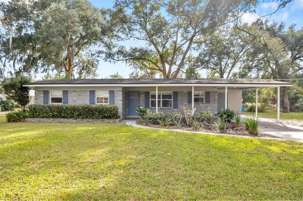 2215 RAY ROAD VALRICO, FL 33594