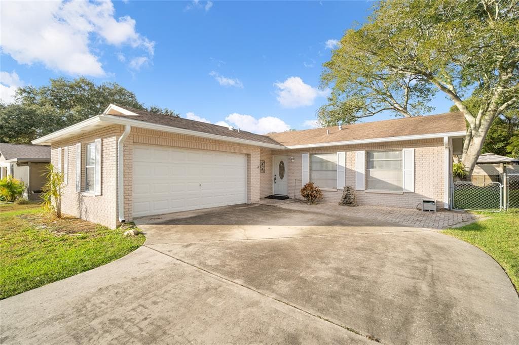 1902 BRIARWOOD STREET DUNEDIN, FL 34698