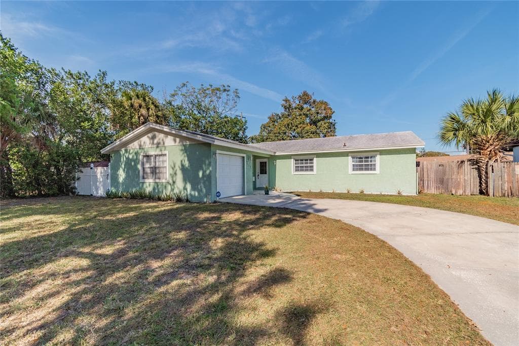 7409 W HANNA AVENUE TAMPA, FL 33615