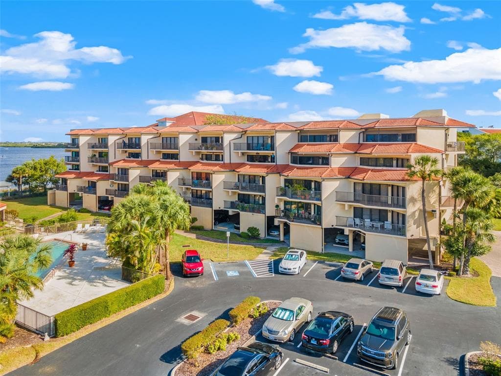 204 3RD STREET W UNIT 408 BRADENTON, FL 34205