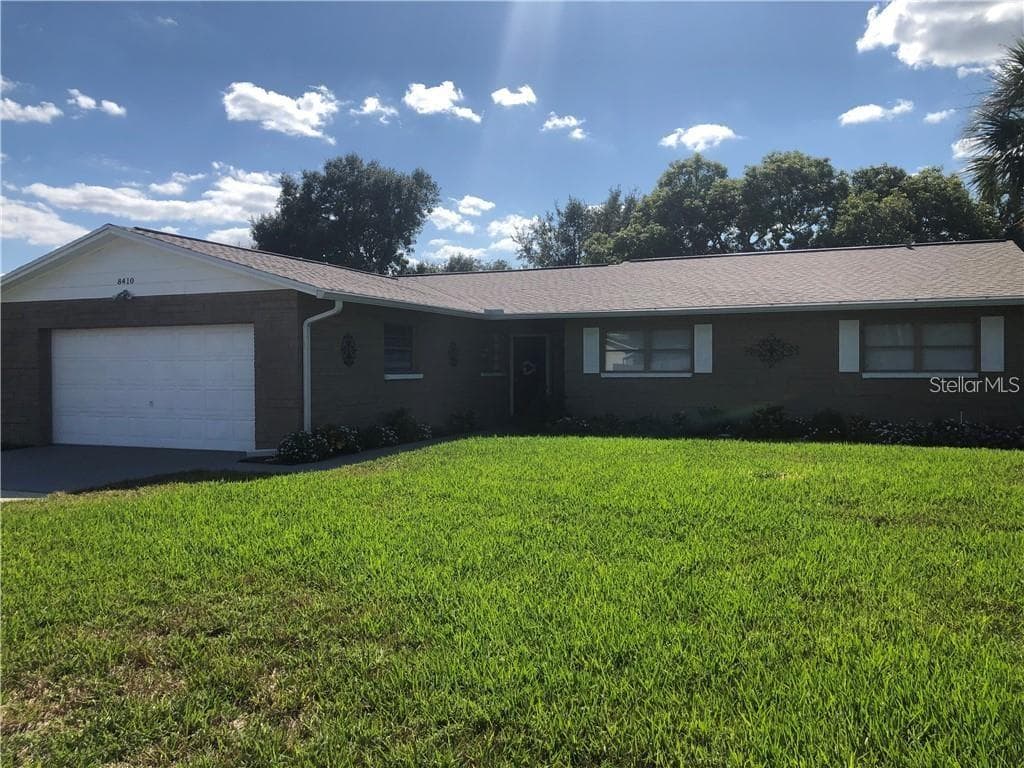 8410 FLAGSTONE DRIVE TAMPA, FL 33615