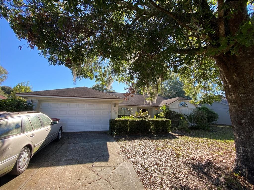 1601 PADDOCK DRIVE PLANT CITY, FL 33566