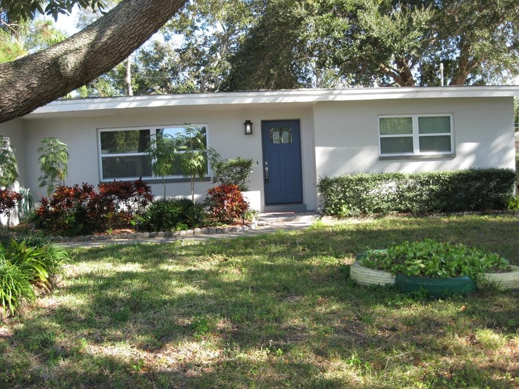 1105 OAKVIEW AVENUE CLEARWATER, FL 33756