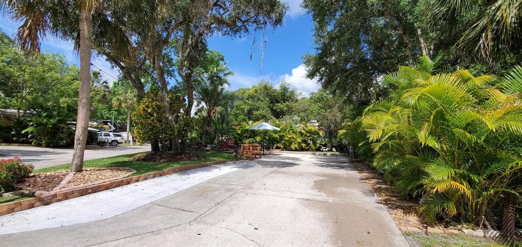 261 SADDLE LANE LAKE WALES, FL 33898
