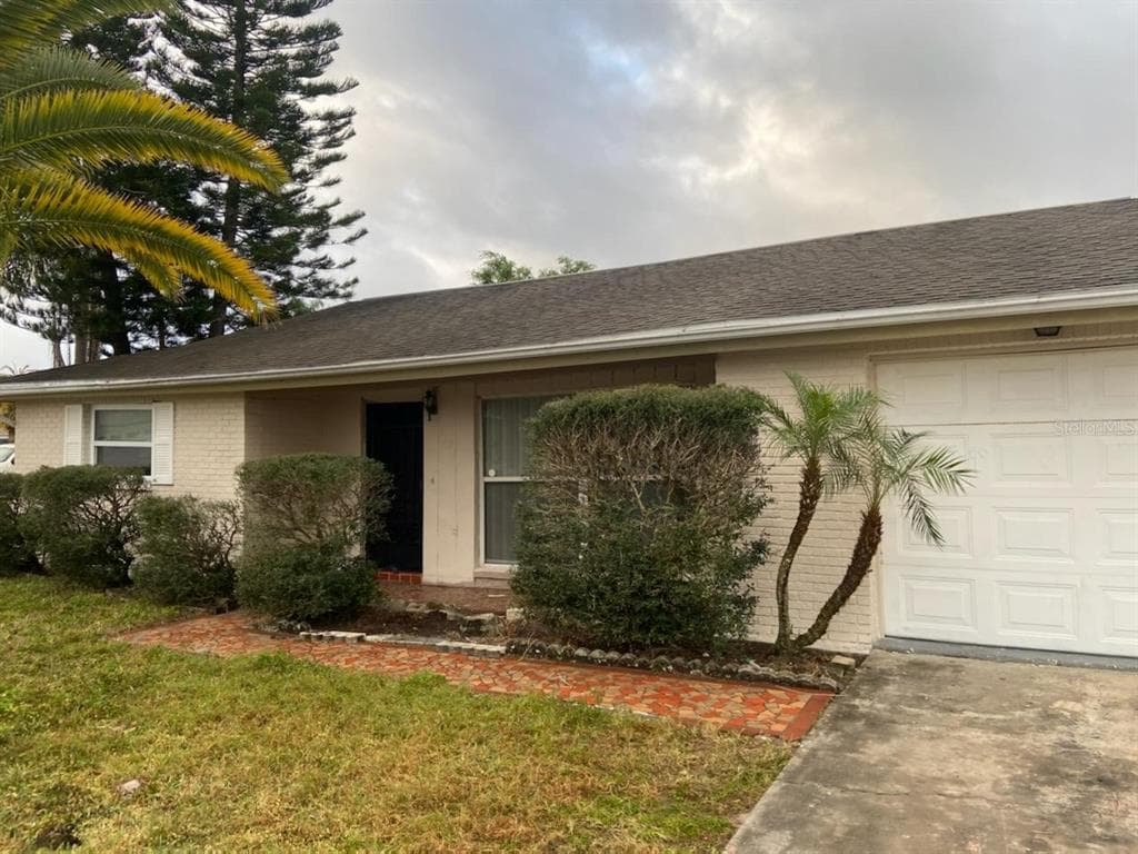 1131 CHANCELLOR DRIVE HOLIDAY, FL 34690