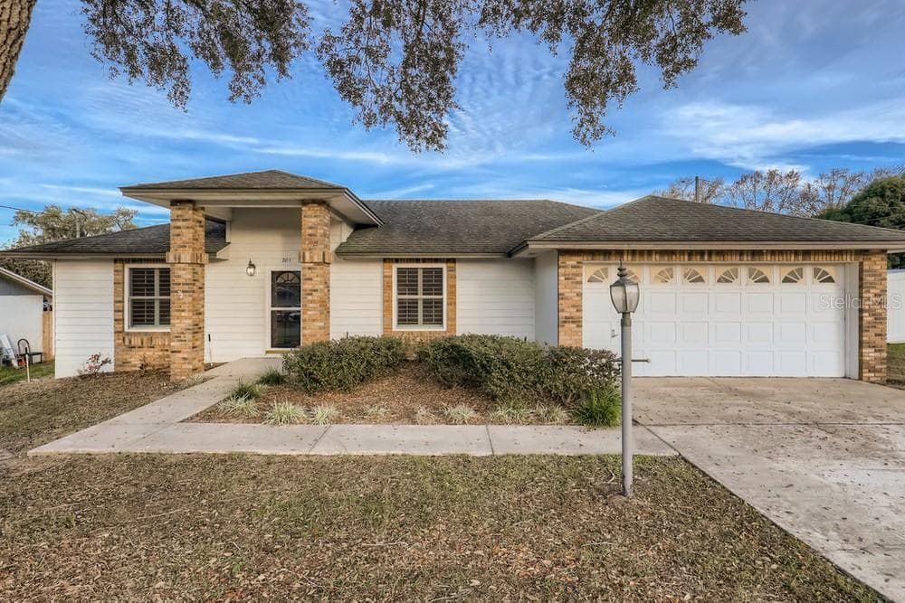 201 BRYAN STREET EUSTIS, FL 32726