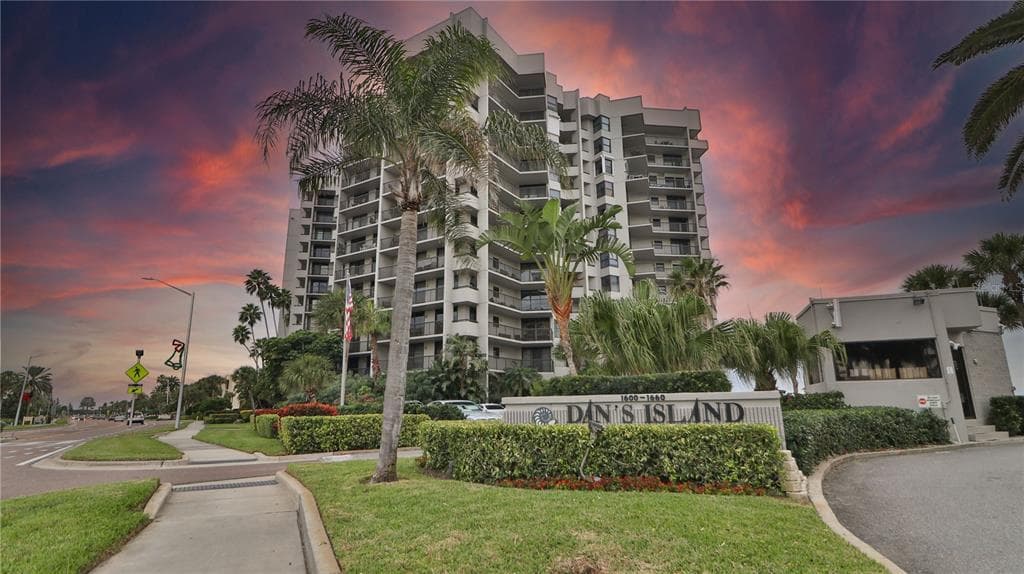 1660 GULF BOULEVARD UNIT 406 CLEARWATER, FL 33767
