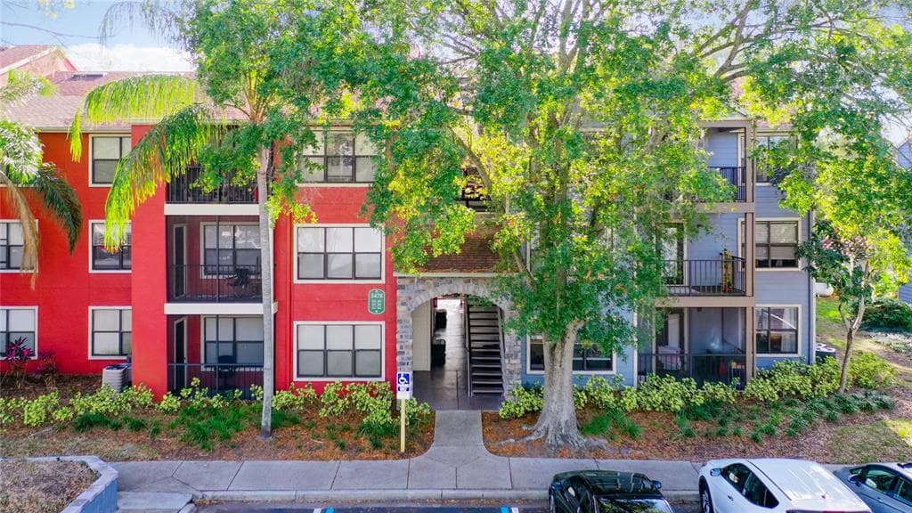 3478 SAINT BART LANE UNIT 101 TAMPA, FL 33614