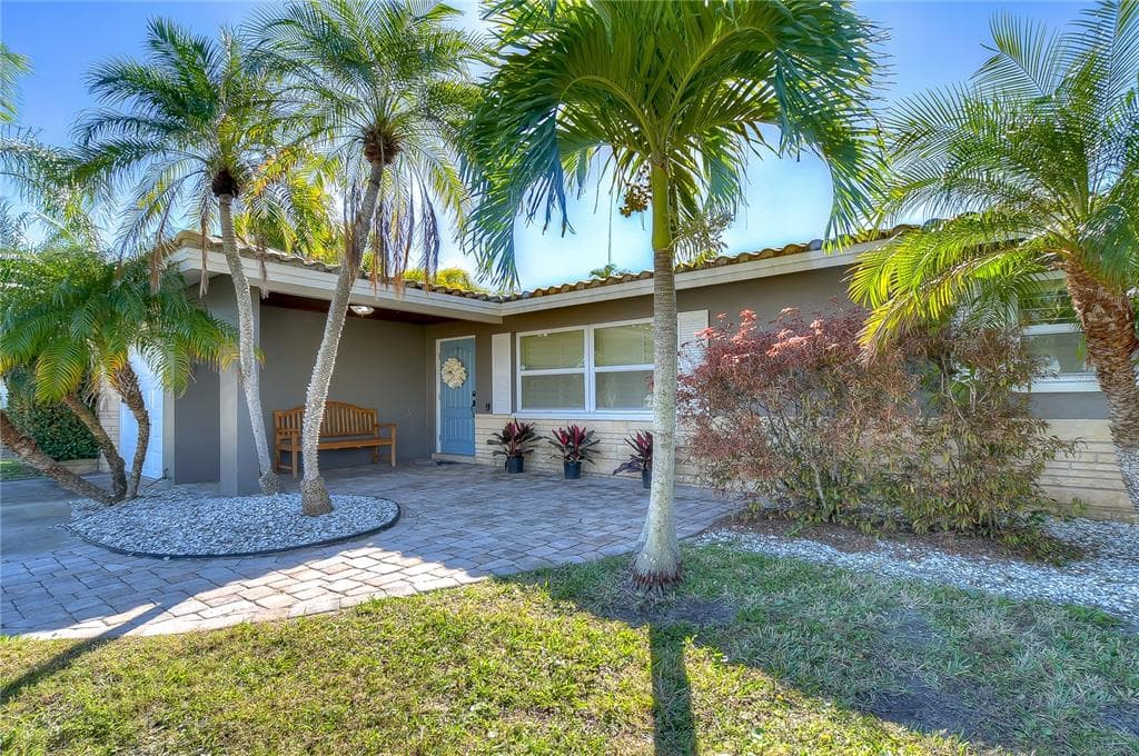 112 14TH STREET BELLEAIR BEACH, FL 33786