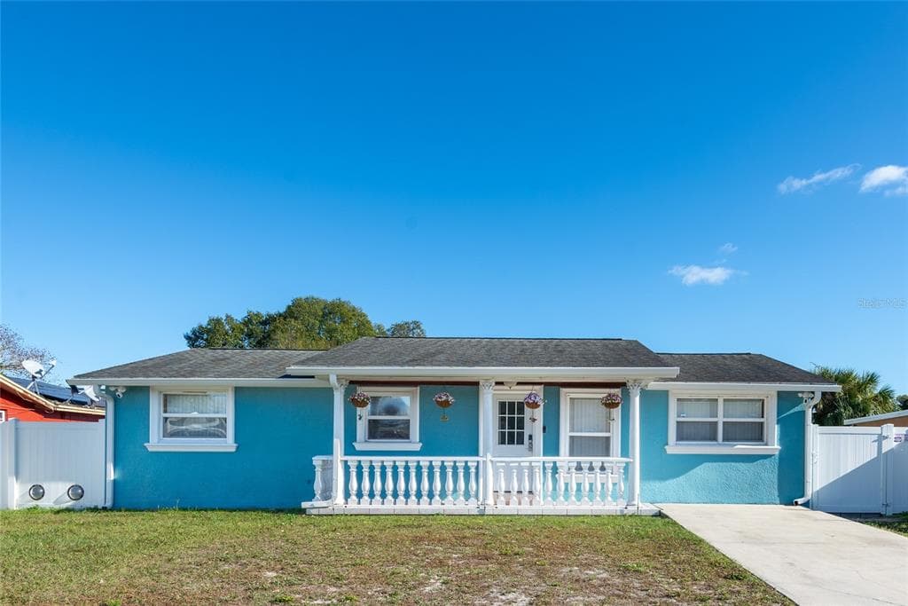 8356 GALEWOOD CIRCLE TAMPA, FL 33615