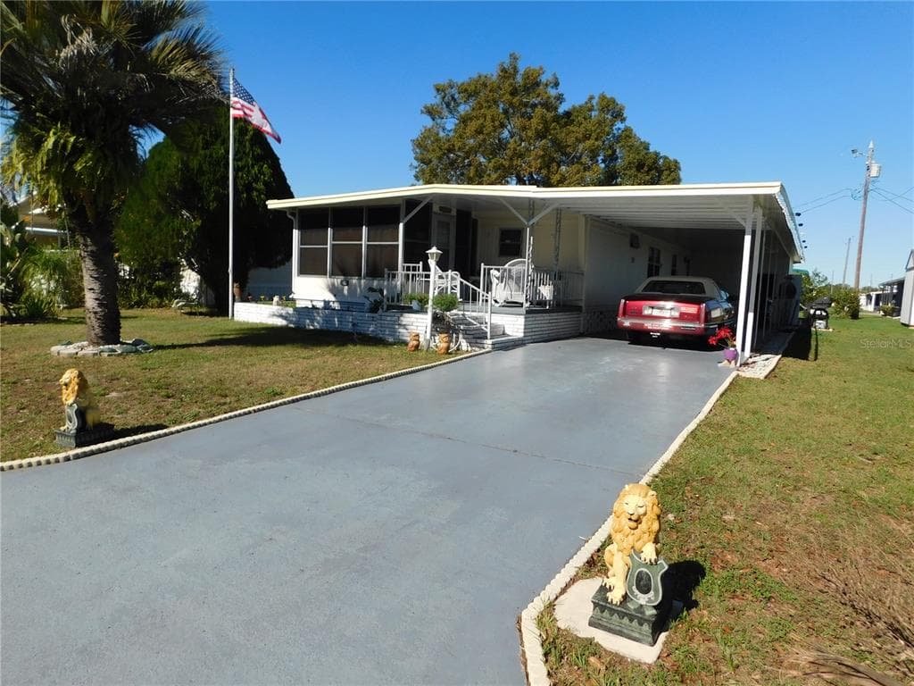37305 LOIS AVENUE ZEPHYRHILLS, FL 33542