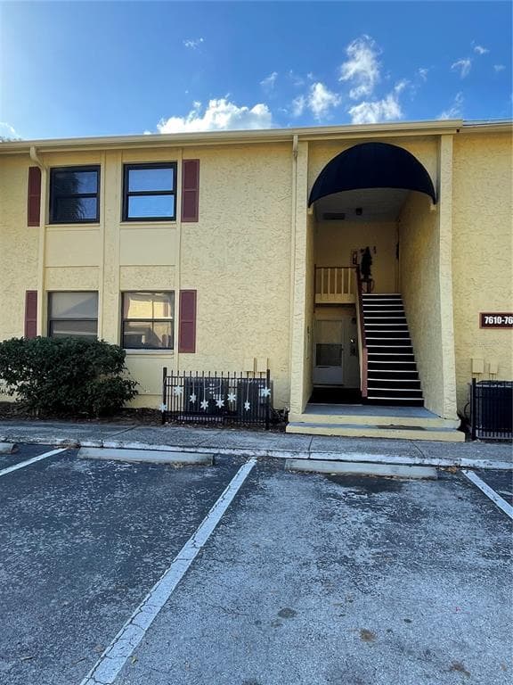 7612 CAMARINA CALLE TAMPA, FL 33615