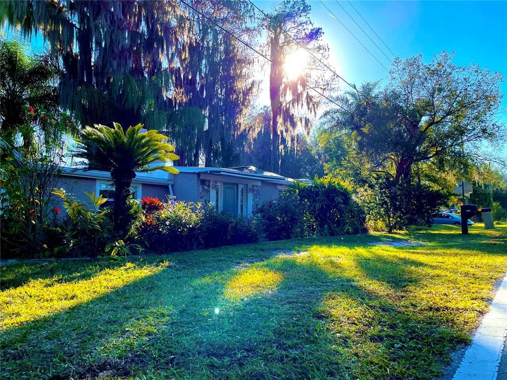 5028 SCHOOL ROAD LAND O LAKES, FL 34638