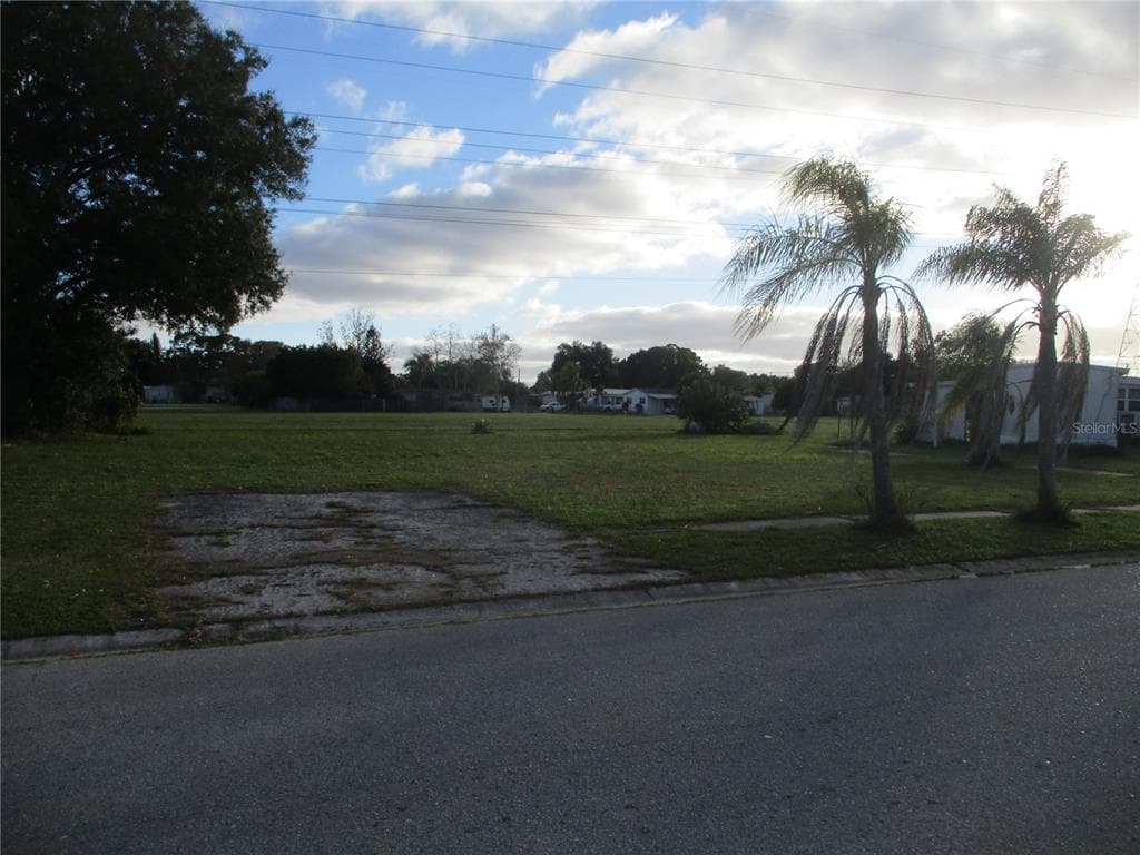 6076 140TH TERRACE N CLEARWATER, FL 33760