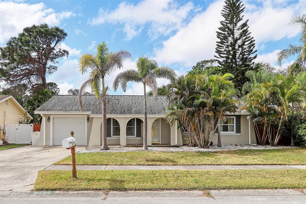 8255 101ST COURT SEMINOLE, FL 33777