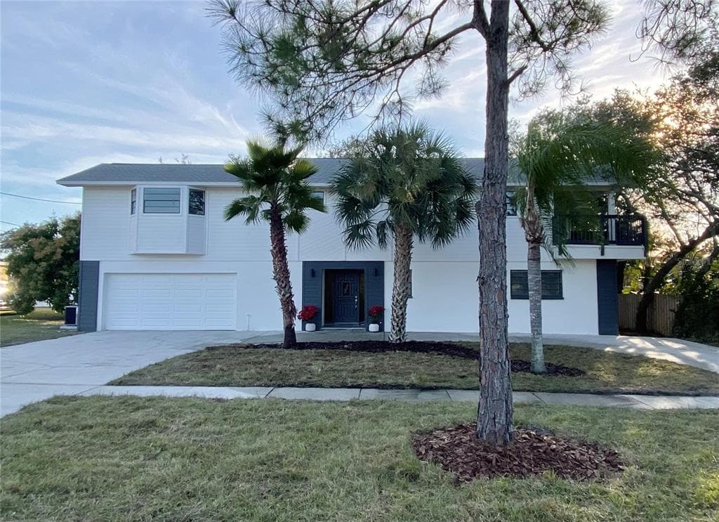 915 RIVERSIDE DRIVE