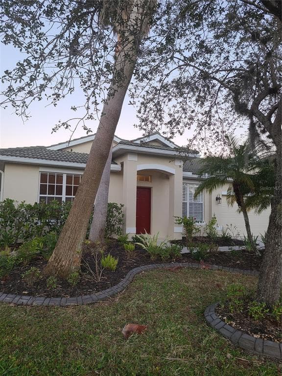 141 NEW BRITON COURT BRADENTON, FL 34212