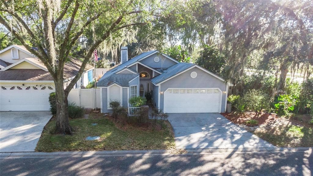1402 WALDEN OAKS PLACE PLANT CITY, FL 33563