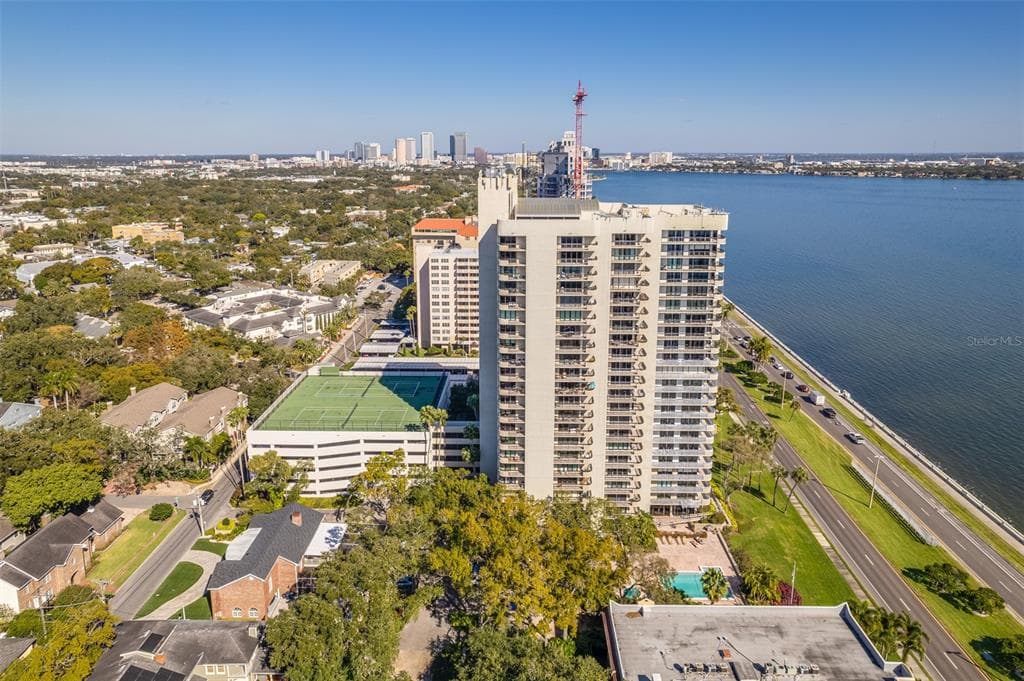 2413 BAYSHORE BOULEVARD UNIT 2201 TAMPA, FL 33629