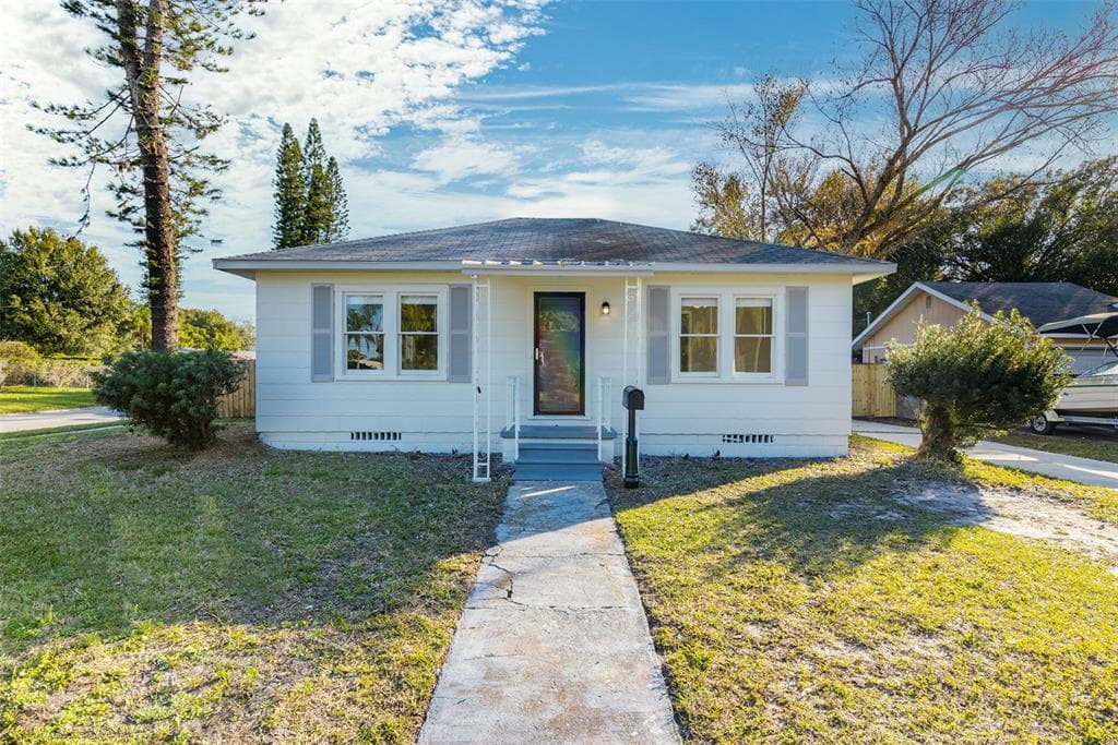 701 20TH AVENUE W BRADENTON, FL 34205