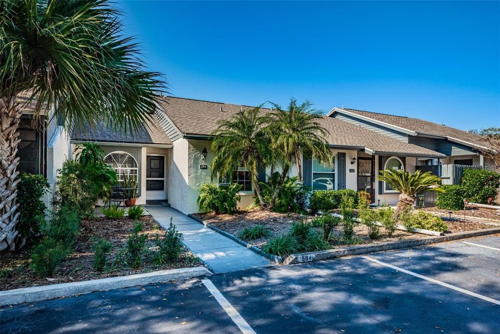 594 RODEO DRIVE LARGO, FL 33771