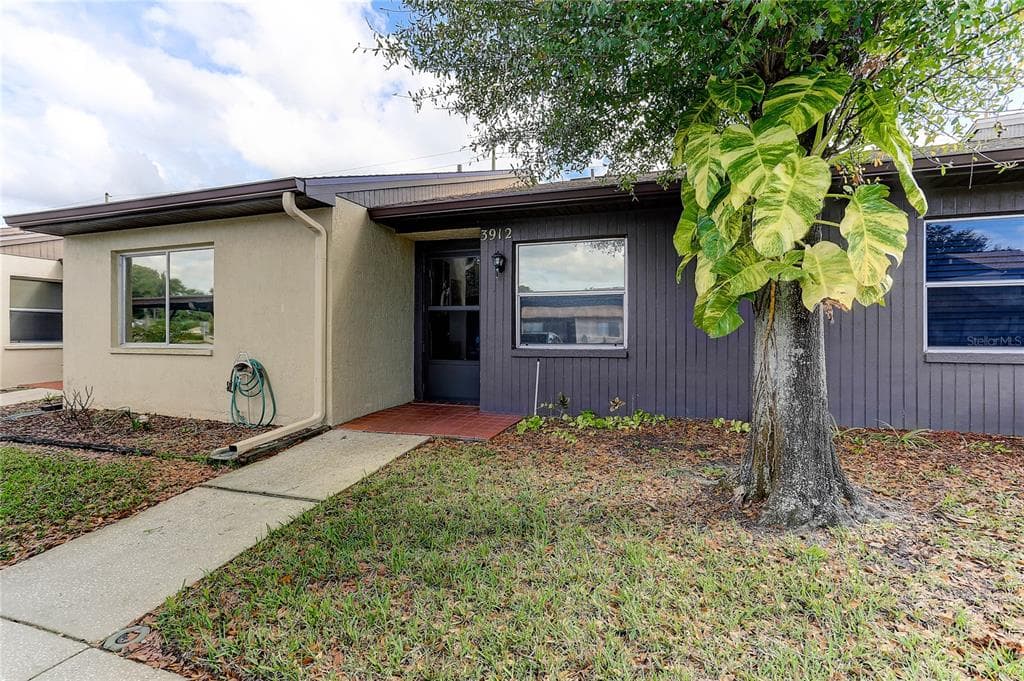 3912 SAILMAKER LANE HOLIDAY, FL 34691