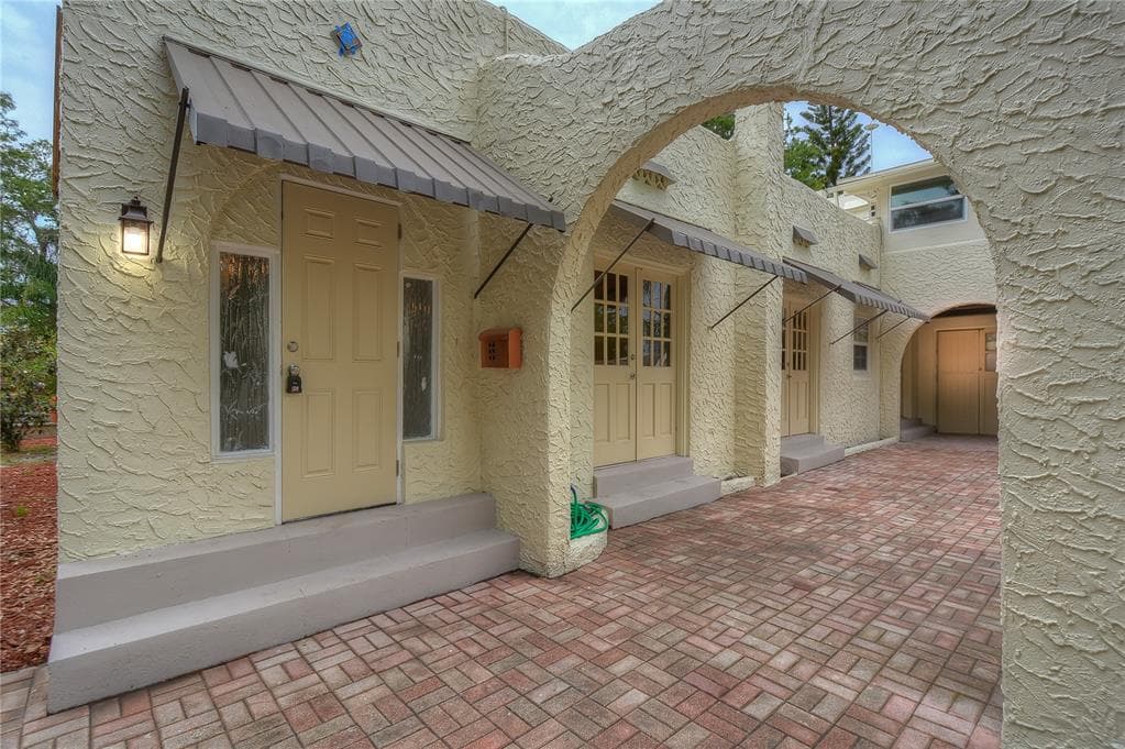 4819 1/2 7TH AVENUE N ST PETERSBURG, FL 33713