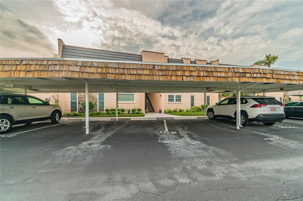 102 ELMWOOD CIRCLE UNIT 102 LARGO, FL 33777