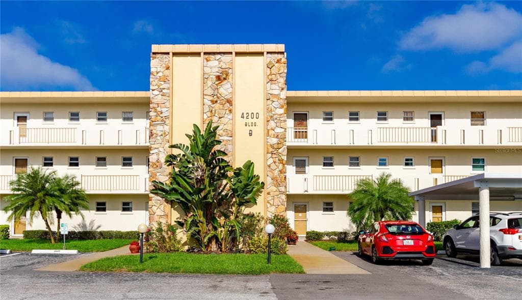 4200 IRONWOOD CIRCLE UNIT 306B BRADENTON, FL 34209