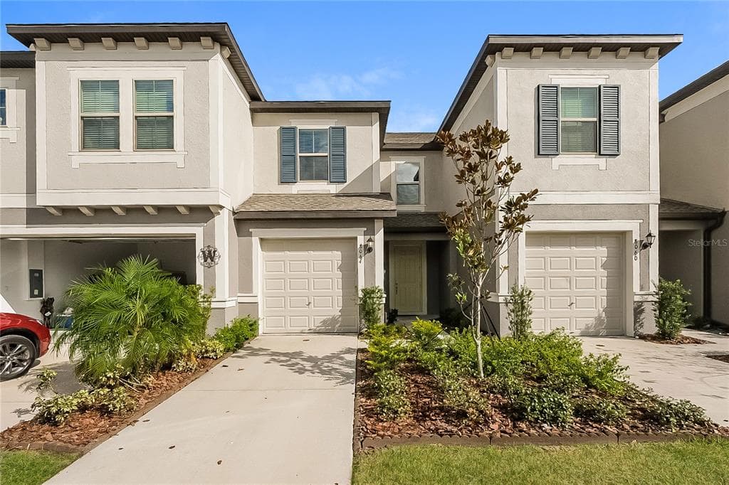 8064 ROLLING SHELL TRAIL WESLEY CHAPEL, FL 33545