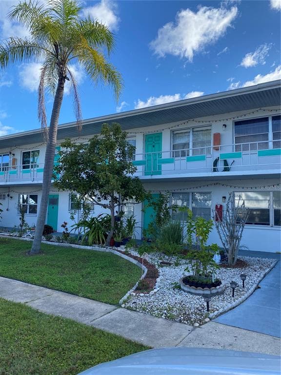5875 21ST STREET N UNIT 18 ST PETERSBURG, FL 33714