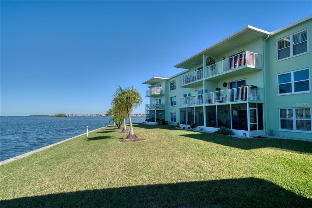 464 PAULA DRIVE N UNIT 110 DUNEDIN, FL 34698