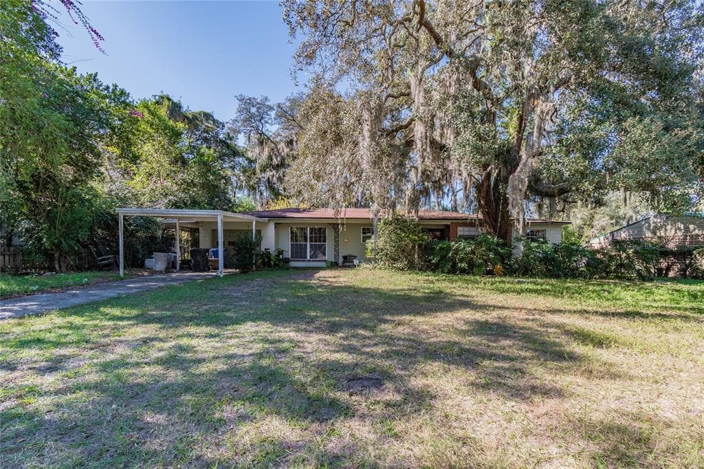 8018 PINE HILL DRIVE TAMPA, FL 33617