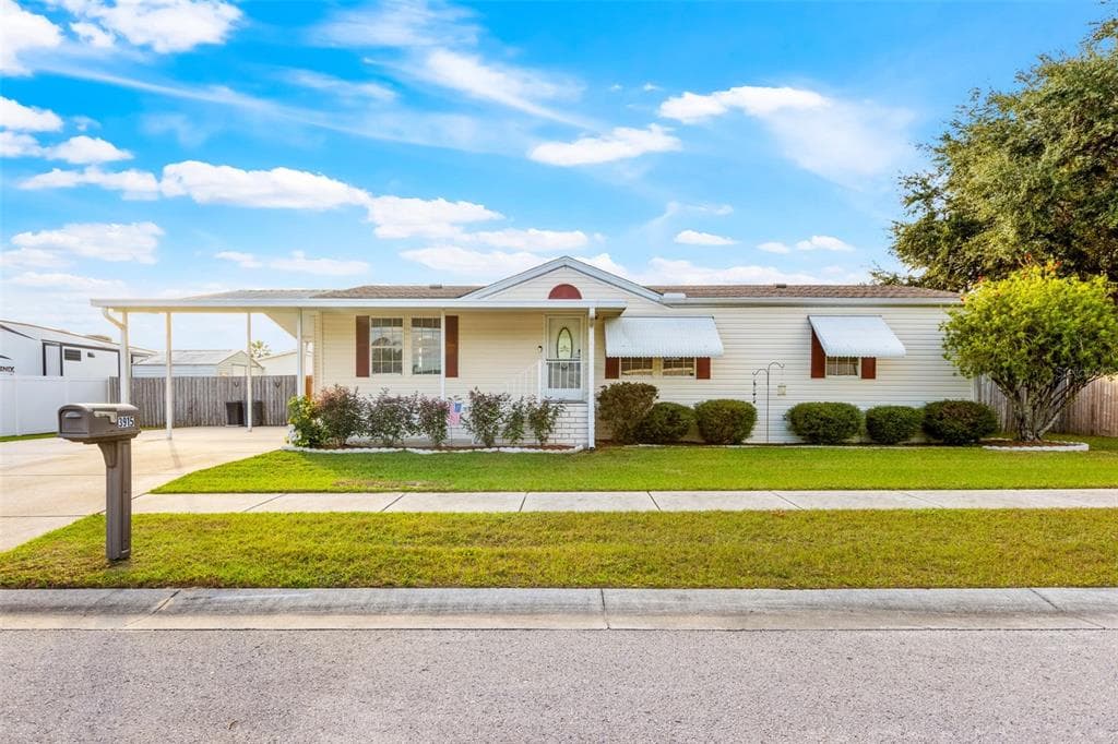 3915 KIAH DRIVE WESLEY CHAPEL, FL 33543