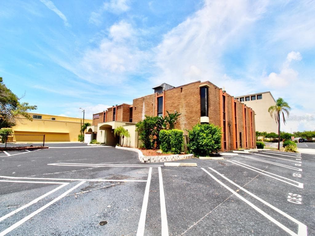 1253 PARK STREET UNIT UE5 CLEARWATER, FL 33756