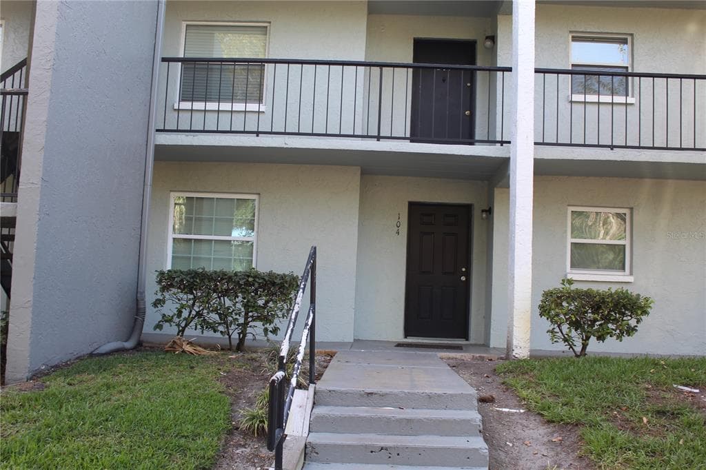 14415 AMERICAN CIRCLE UNIT 104 TAMPA, FL 33613