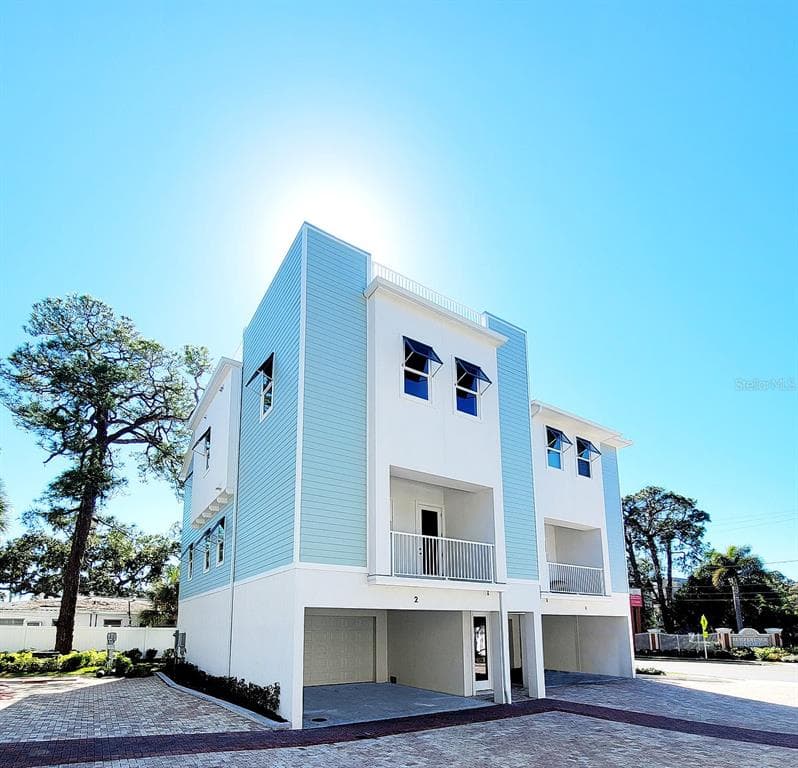 1413 BAYSHORE BOULEVARD UNIT 8 DUNEDIN, FL 34698