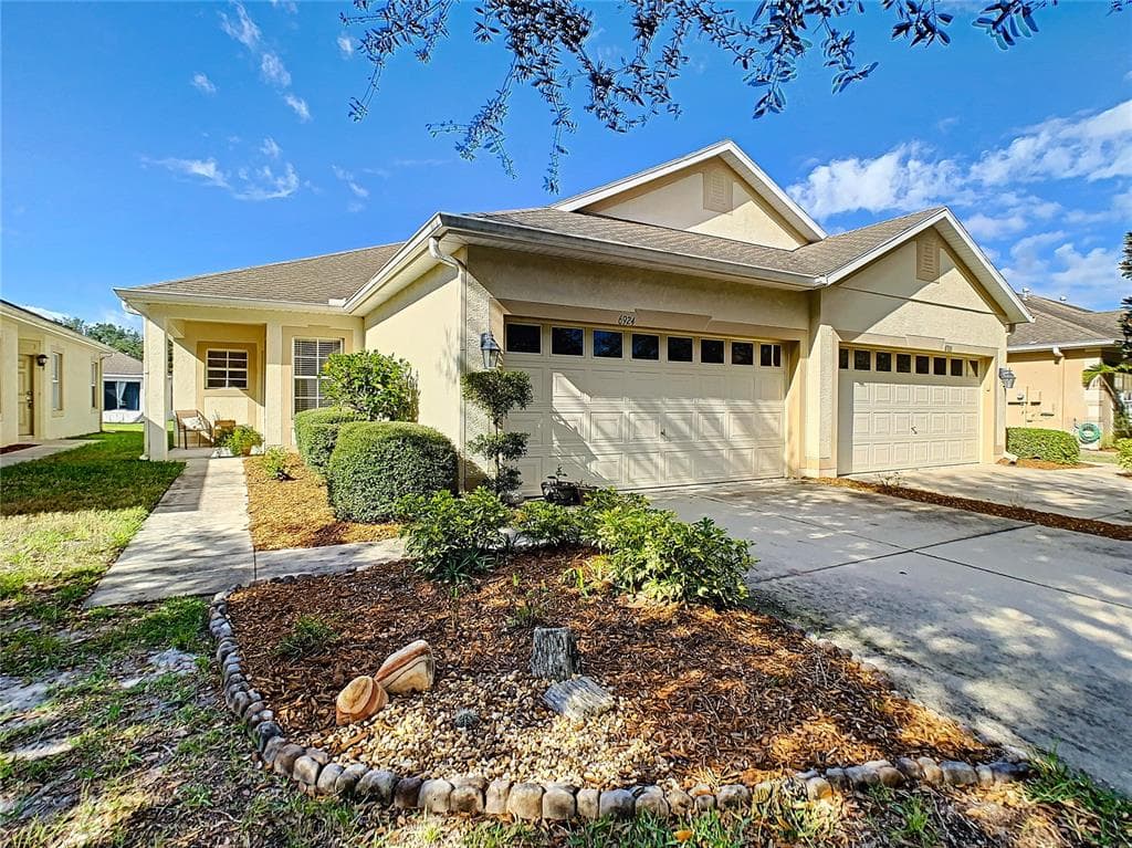 6924 SURREY HILL PLACE APOLLO BEACH, FL 33572