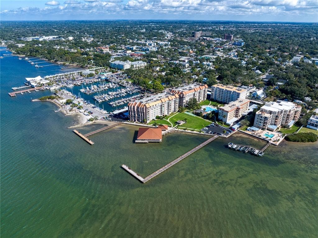 620 EDGEWATER DRIVE UNIT 302 DUNEDIN, FL 34698